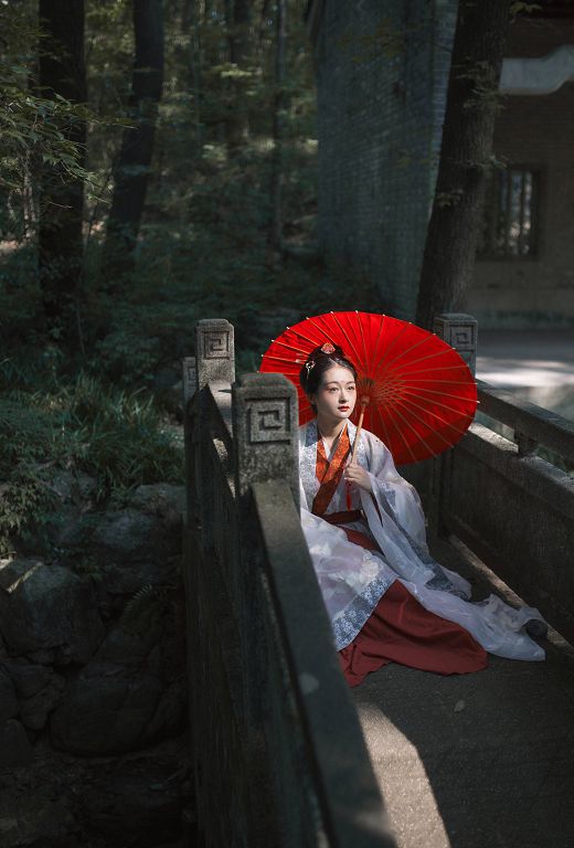 因?yàn)橐粋€(gè)人守一座城